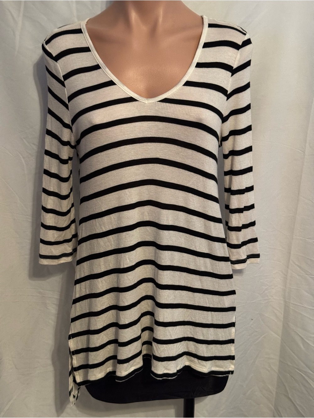 Striped V-Neck 3/4 Sleeve Tunic Top - White & Black
